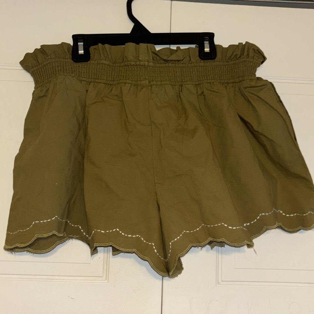 NWT By Anthropologie Scallop-Hem Shorts - Picture 5 of 9